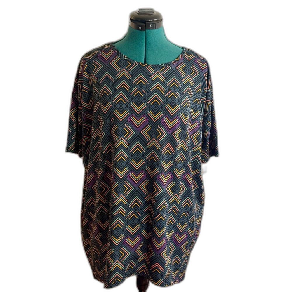 NWT Lularoe Irma multi color geometric print tunic. Size XS
